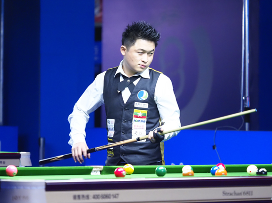 她通过出色 她通过出色